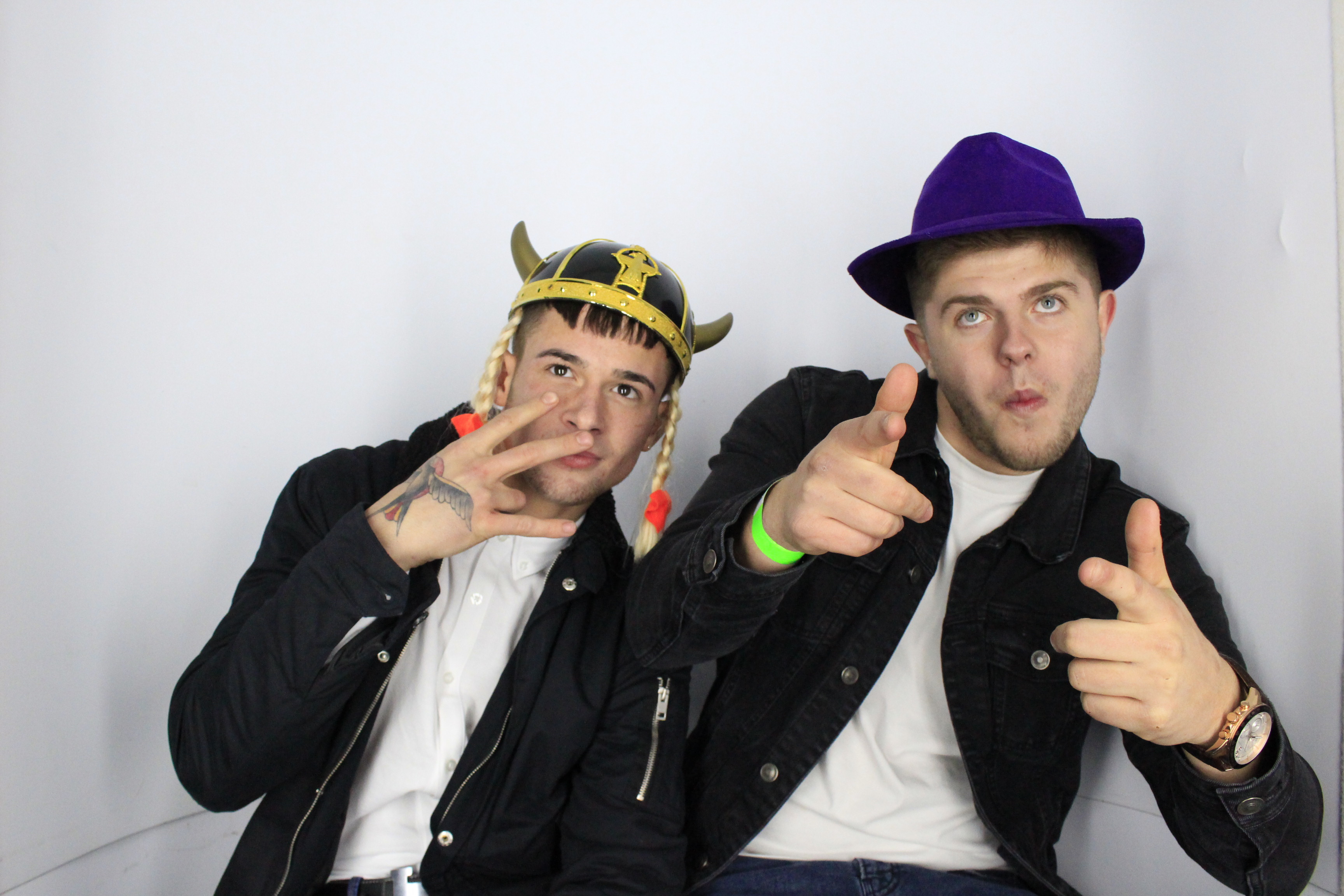 Issy & Alice's 18th Birthday Party | View more photos from the event at gallery.myphotoboothexperience.co.uk/u/MyPhotoBoothExperienceLtd/Issy-Alices-18th-Birthday-Party